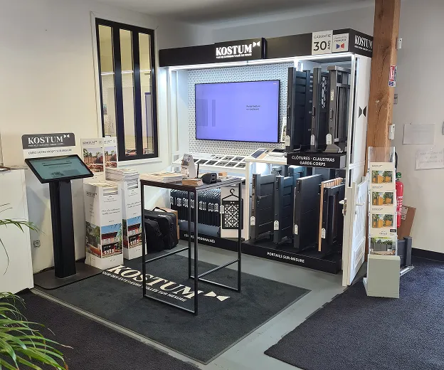 Exposition Kostum menuiserie PVC et aluminium à Normanville près Évreux